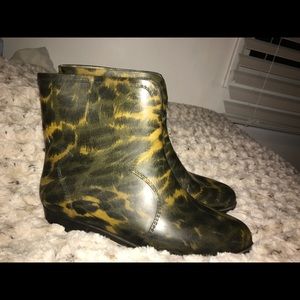 Cheetah rain no oties